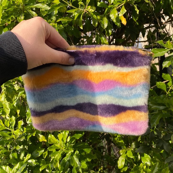 NWOT Ugg Medium Zip Mural Pouch - Picture 3 of 7